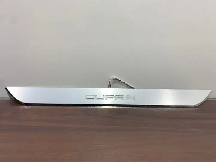 Cupra Formentor (2021 - ) 5F4947417D Внутренняя отделка переднего порога — фото 1