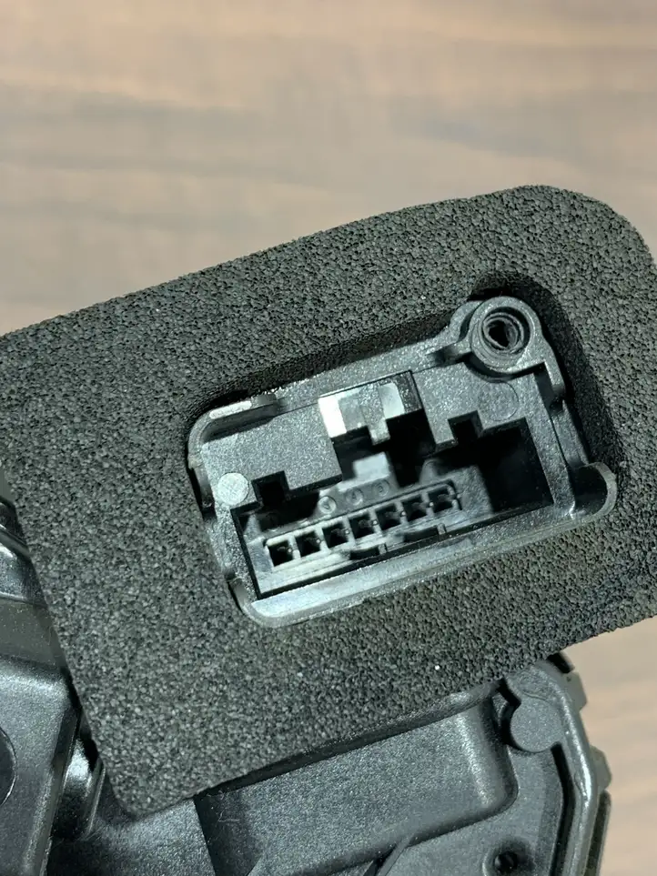 Cupra Formentor (2021 - ) B6E5TB837016E Замок передней двери — фото 8