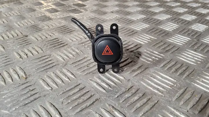 Nissan Navara D40 (2004 - 2015) 06019 Включатель аварийных фонарей — фото 1