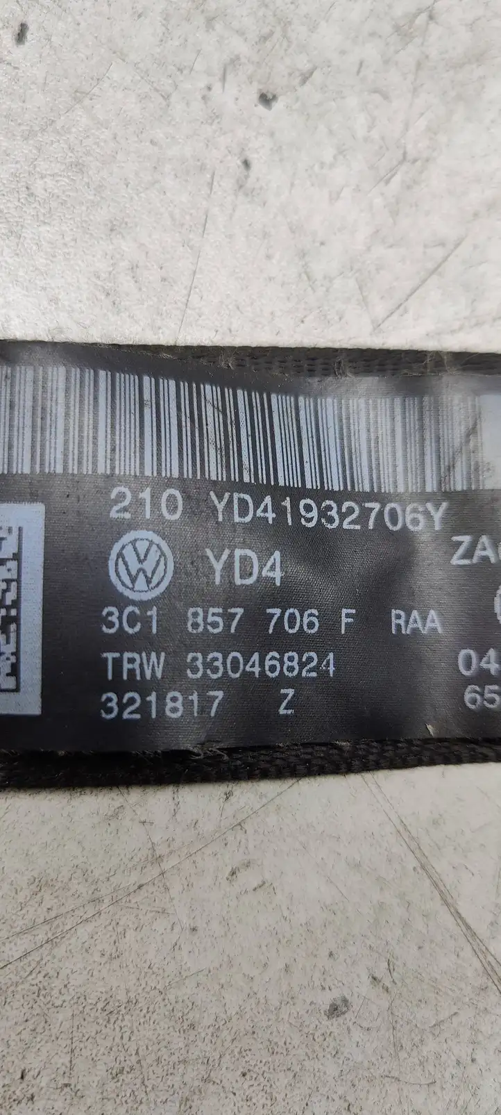 Volkswagen PASSAT B6 (2005 - 2010) 3C1857706F Передний ремень безопасности — фото 4
