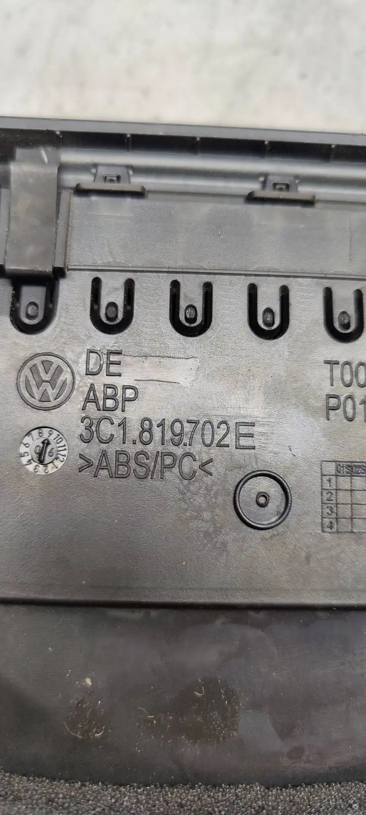 Volkswagen PASSAT B6 (2005 - 2010) 3C1819702E Боковой воздушный дефлектор — фото 4