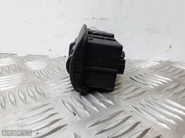 Volvo S60 (2010 - 2013) 30739413 Включатель фонарей — фото 3
