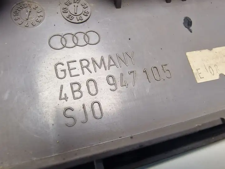 Audi A6 S6 C5 4B (1997 - 2001) 4B0947105 Передняя подсветка — фото 3
