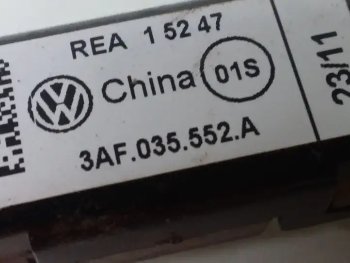 Volkswagen PASSAT B7 (2011 - 2014) 3AF035552A Усилитель антенны — фото 4
