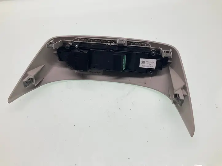 Volvo XC40 (2017 - ) 31456672 Контроллер мультимедийной системы — фото 3