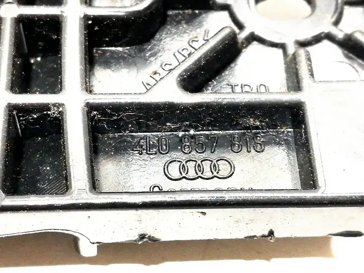 Audi Q7 4L (2005 - 2009) 4L0857818 Прочие детали салона — фото 2