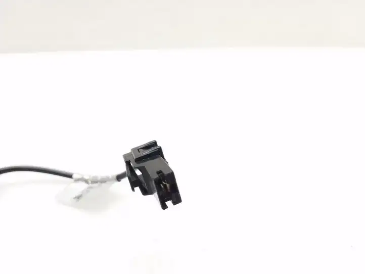 Mercedes-Benz E W212 (2009 - 2016)  A2048702589 Усилитель антенны