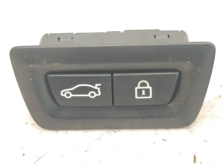 BMW X1 F48 F49 (2015 - 2022) 9299447 Кнопка закрытия багажника — фото 3
