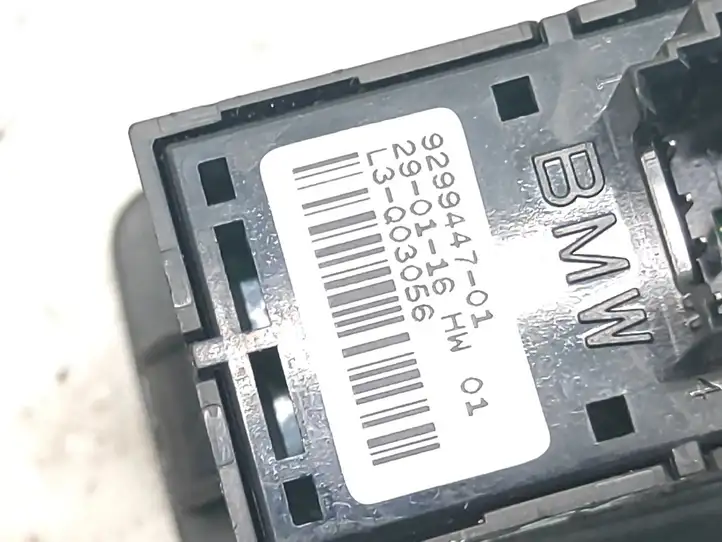 BMW X1 F48 F49 (2015 - 2022) 9299447 Кнопка закрытия багажника — фото 6