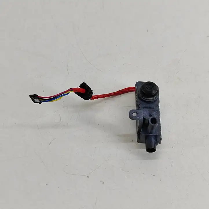 Tesla Model Y (2019 - 2024)  110061900C Боковая камера в крыле