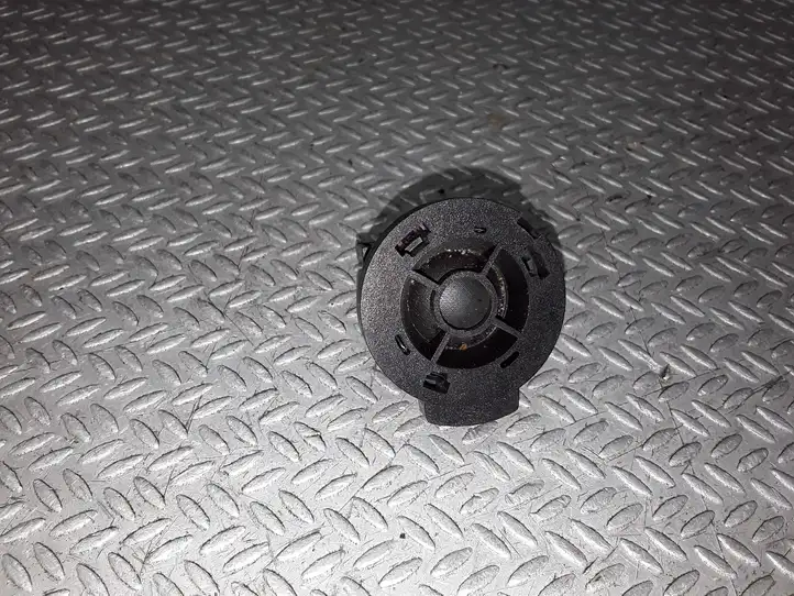 Toyota Avensis T250 (2003 - 2006) 8616005090 Твитер задних дверей — фото 1