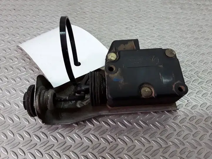 Peugeot 407 (2004 - 2011)  9643826880 Двигатель центрально замка