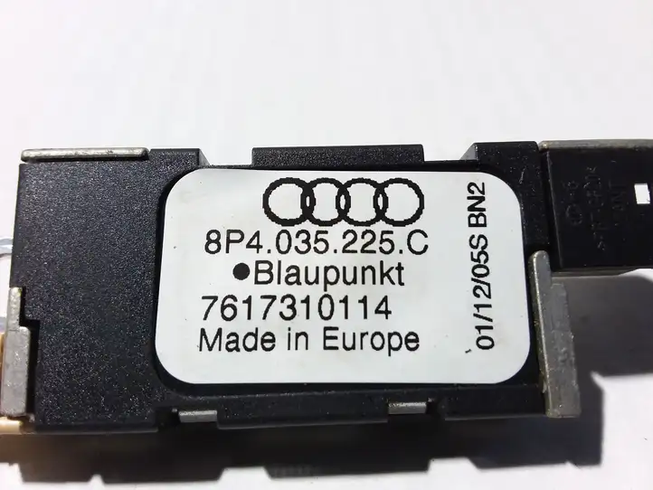 Audi A3/S3 8P (2008 - 2013) 8P4035225C Усилитель антенны — фото 3