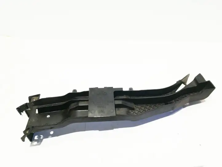 Audi Q3 (2011 - 2014)  5N0971615E Другая деталь отсека двигателя