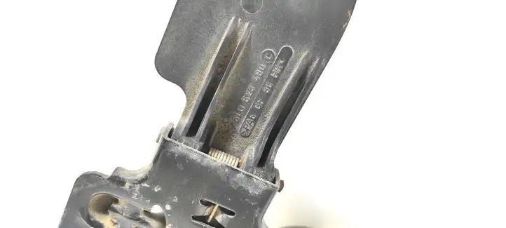 Seat Ibiza III (6L) (2002 - 2008) 6L0823480C Кронштейн замка капота — фото 4