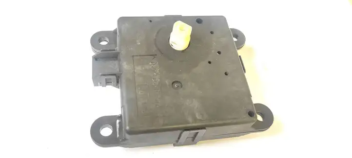Nissan Qashqai (2006 - 2010) 3J01030850 Двигатель задвижки потока воздуха — фото 2