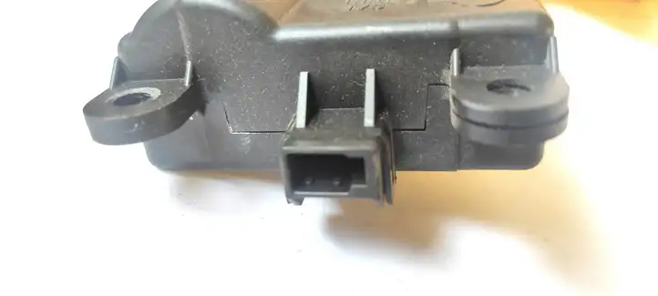 Nissan Qashqai (2006 - 2010) 3J01030850 Двигатель задвижки потока воздуха — фото 3