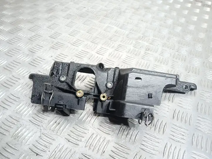 Nissan Qashqai (2006 - 2010) 8200468152A Прочие детали моторного отсека — фото 2