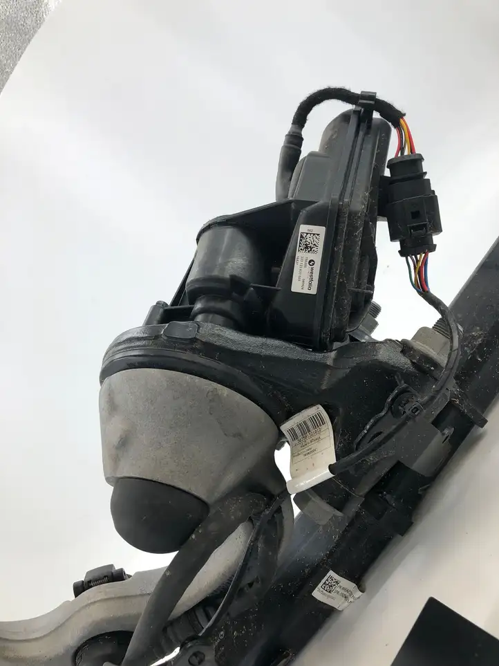 BMW    5a272e703 Комплект крюка