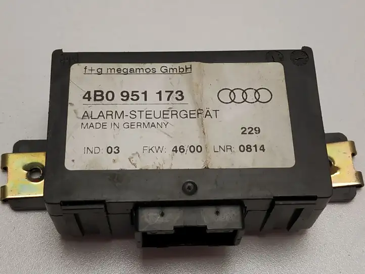 Audi A3/S3 8P (2004 - 2008) 4B0951173 Блок управления сигнализацией — фото 1