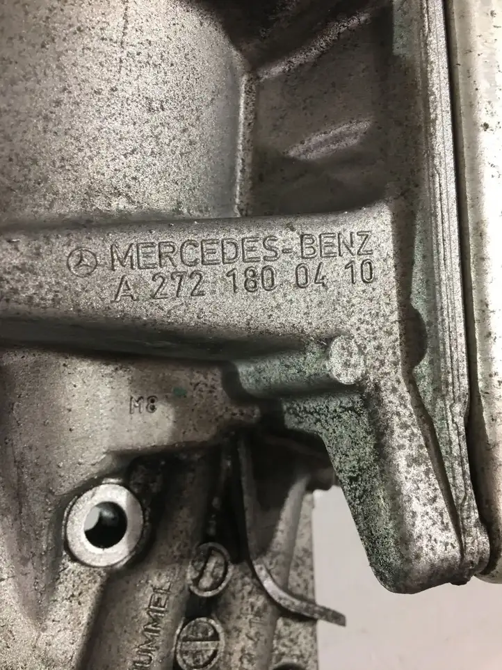 Mercedes-Benz GL X164 (2006 - 2012) A2721800410 Кронштейн масляного фильтра — фото 5