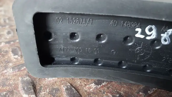 Mercedes-Benz A W177 (2018 - ) A1773001600 Педаль акселератора — фото 2