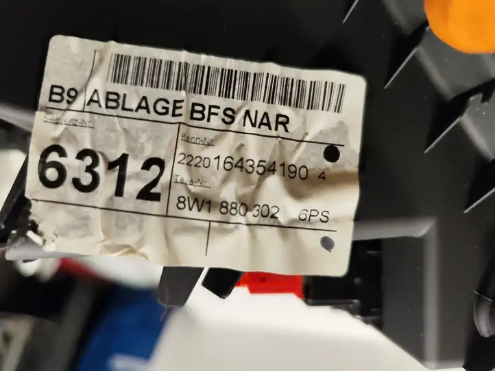 Audi A4 S4 B9 (2015 - 2019) 8W1880302 Демпфер бардачка — фото 7