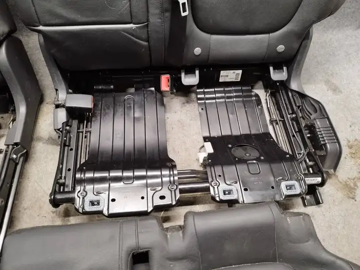 Volkswagen Touareg II (2010 - 2018) 7P0886102E Заднее сиденье — фото 16