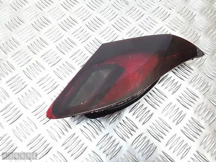 Opel Astra J (2009 - 2012) 1090098 Задний фонарь в крышке багажника — фото 3
