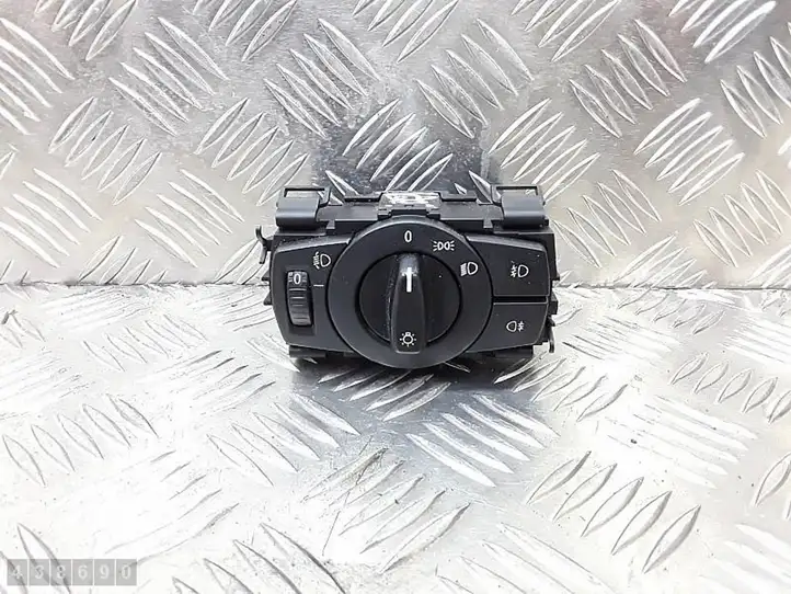 BMW 3 E90 E91 (2005 - 2012) 693279403 Включатель фонарей — фото 1