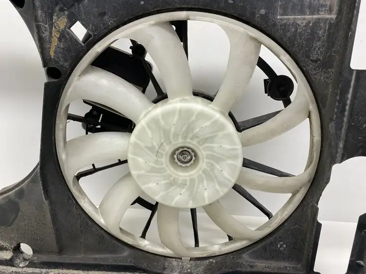 Toyota RAV 4 (XA40) (2012 - 2018) 1636336180 Дифузор радиатора — фото 4