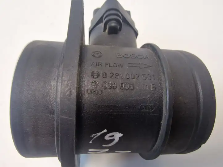 Volkswagen Golf V (2003 - 2009) 038906461B Датчик массового расхода воздуха — фото 2