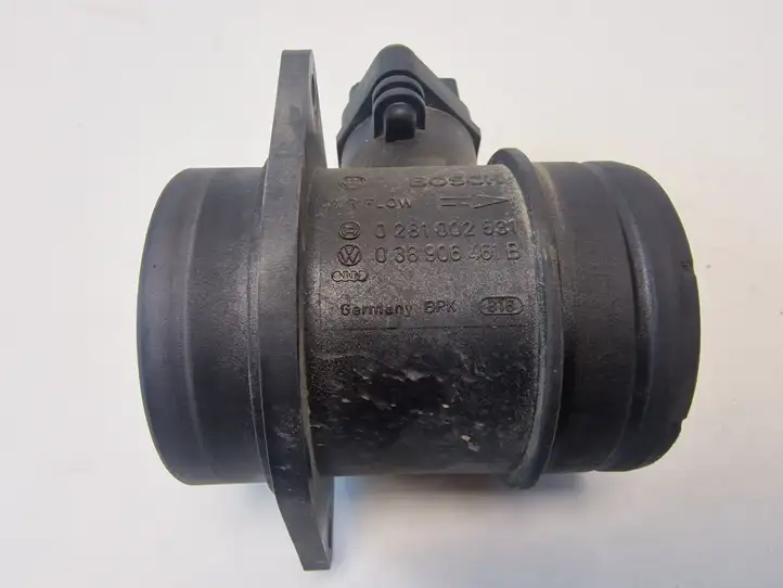 Volkswagen PASSAT B6 (2005 - 2010) 038906461B Датчик массового расхода воздуха — фото 3
