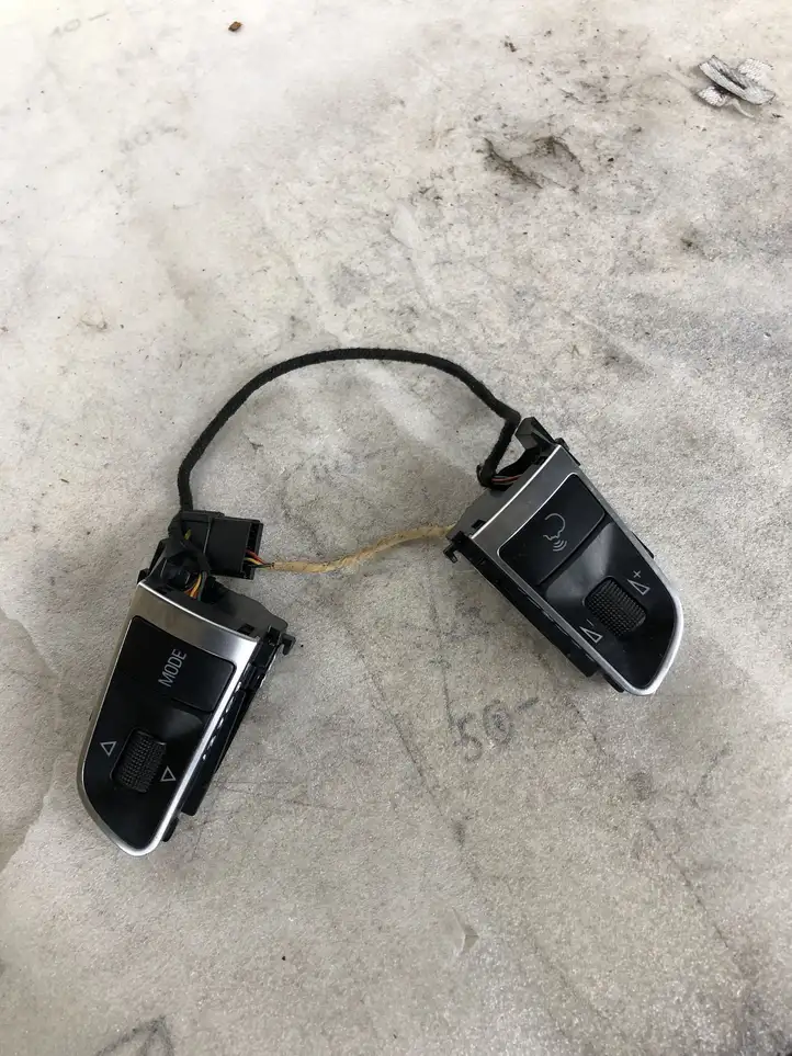 Audi A4 S4 B8 8K (2007 - 2011) 4E0951527AD Кнопки на рулевом колесе — фото 2