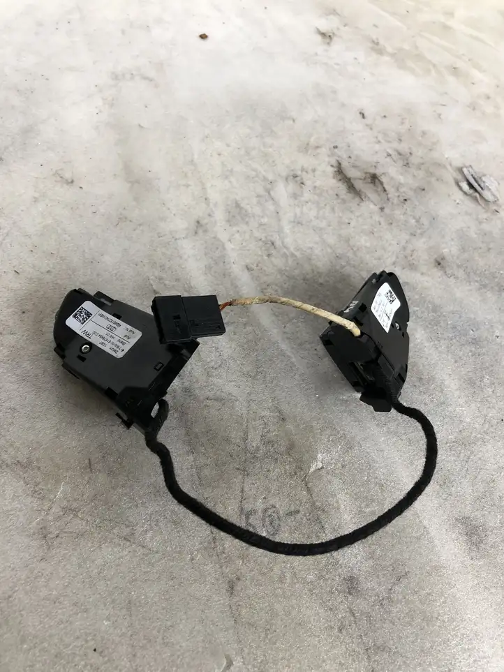 Audi A4 S4 B8 8K (2007 - 2011) 4E0951527AD Кнопки на рулевом колесе — фото 3
