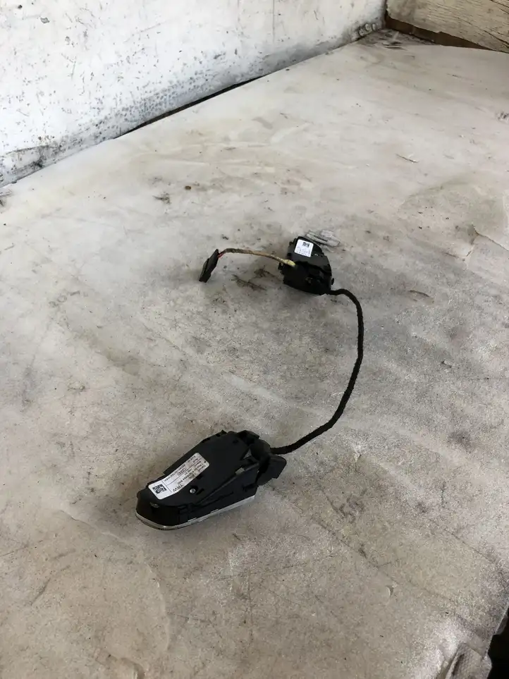 Audi A5 8T 8F (2007 - 2011) 4E0951527AD Кнопки на рулевом колесе — фото 2