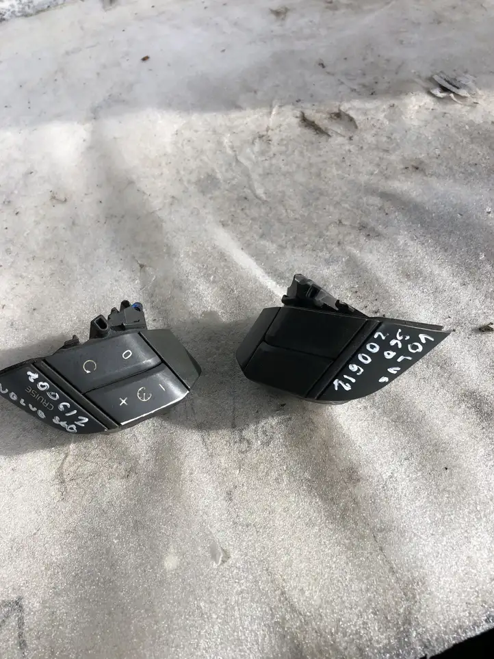 Volvo S60 (2000 - 2004) 8622524 Кнопки на рулевом колесе — фото 3