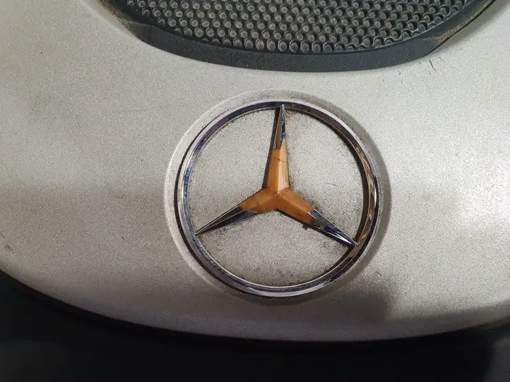Mercedes-Benz CLS C219 (2003 - 2011) A2730100467 Крышка двигателя декоративная — фото 4