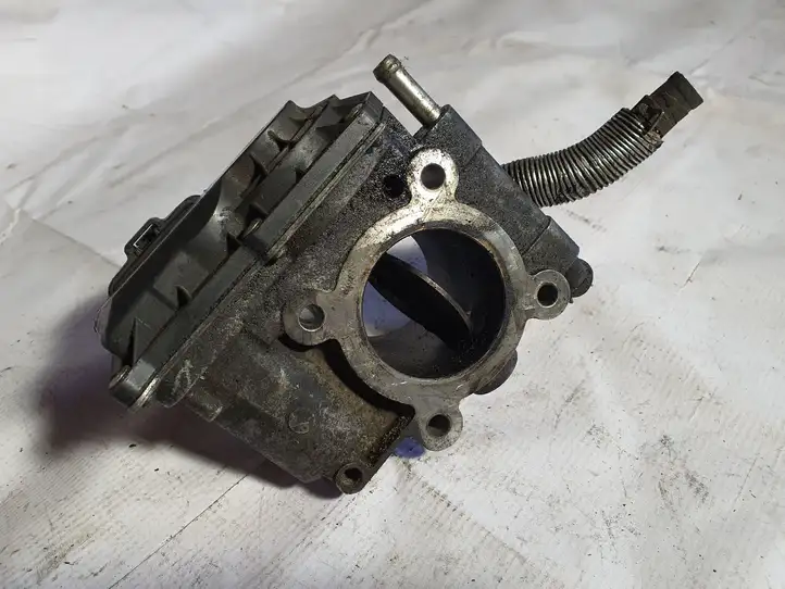 Mazda 5 (2005 - 2010) RF7J136B0C Дроссельная заслонка — фото 2
