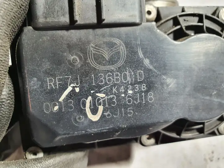 Mazda 5 (2005 - 2010) RF7J136B0D Дроссельная заслонка — фото 2