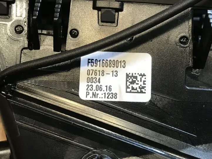 BMW 5 GT F07 (2010 - 2017) 9166884 Воздушная решетка панели — фото 3