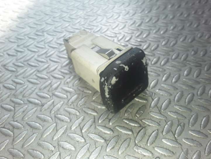 Audi A4 (2000 - 2006)  8E1927134 Включатель системы стабильности (ESP)