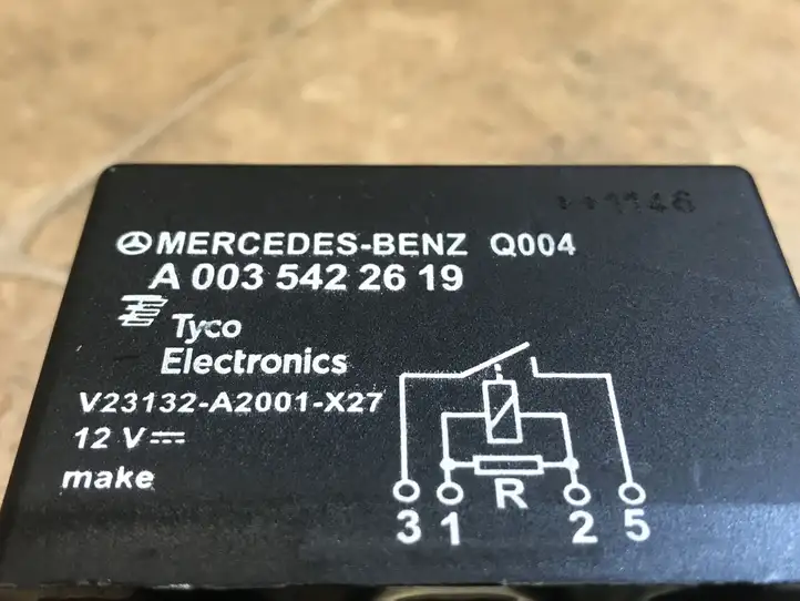 Mercedes-Benz C W204 (2007 - 2014) A0035422619 Реле аварийных фонарей — фото 8