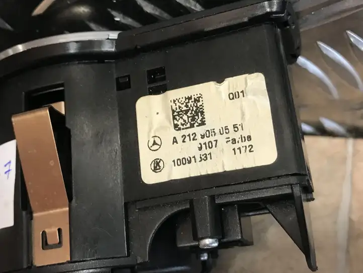 Mercedes-Benz C W204 (2007 - 2014) A2129050551 Включатель фонарей — фото 9