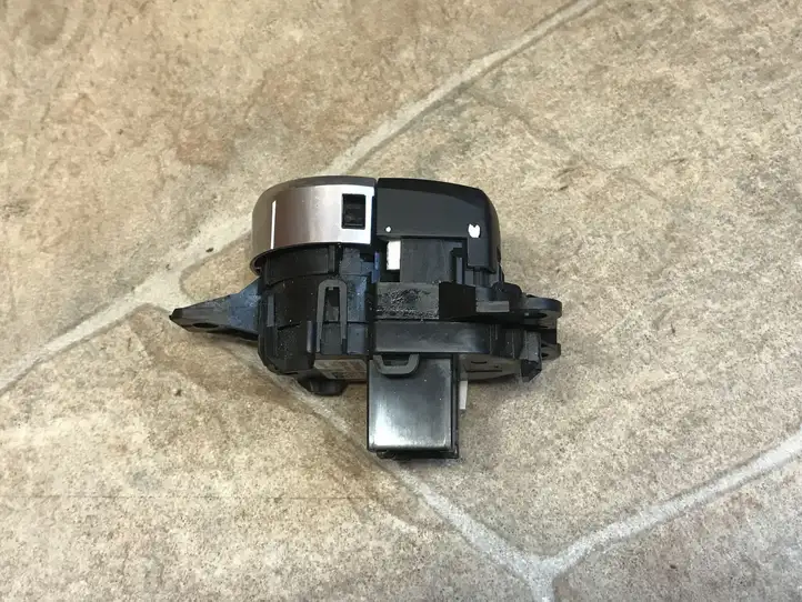 BMW X3 F25 (2010 - 2017) 9291693 Включатель зажигания и стартера — фото 6