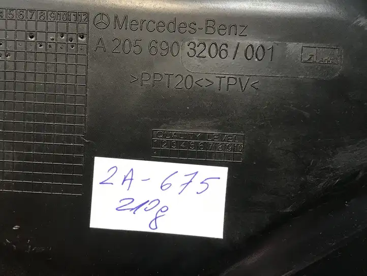 Mercedes-Benz C AMG W205 (2014 - ) A2056903206 Прочая отделка багажника — фото 8