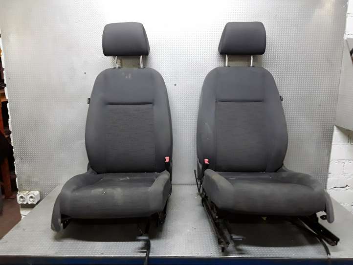 Volkswagen Golf V (2003 - 2009)   Комплект отделки дверей