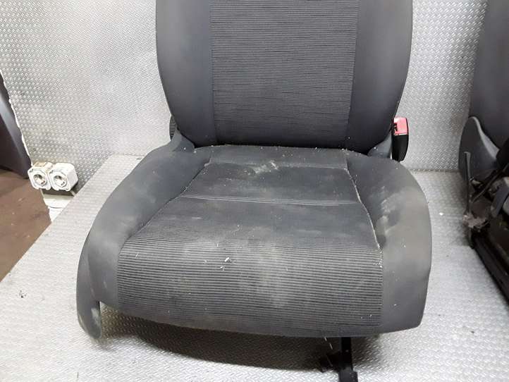 Volkswagen Golf V (2003 - 2009)   Комплект отделки дверей