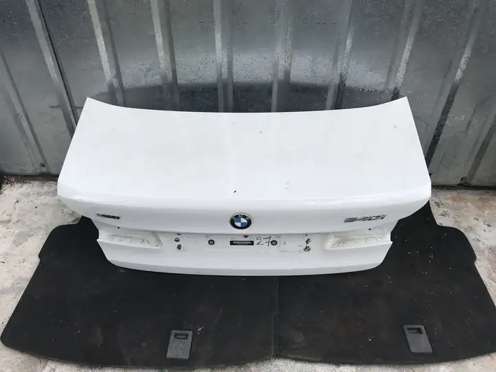 BMW 5 G30 G31 (2016 - ) Крышка багажника — фото 1