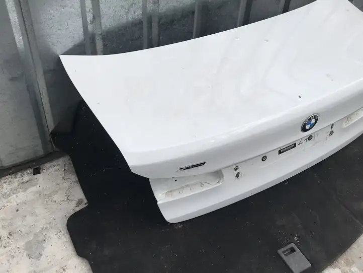 BMW 5 G30 G31 (2016 - ) Крышка багажника — фото 9